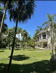 2 Bdrs. Villa with Pool & Beach 100 mt, Air Conditioning ,Wi-fi, Chef & Staff
