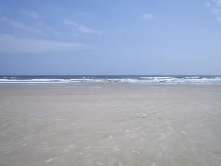 Sobr. Air Cond. Wiffi 3 Suites 1 Bedroom Costa Do Sol Guaratuba Sea View Отели рядом с достопримечательностью «Foz do Rio Guaratuba»