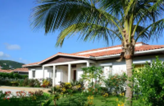 Direct Beachfront 6 BDR/en-suite /maid included. Excellent service. Rare gem (O)