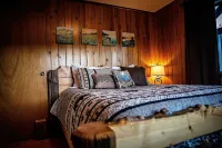 Bison Range 15 minutes away! Cozy Cabin w/Beautiful Creek & Mtn Views! - Chalets