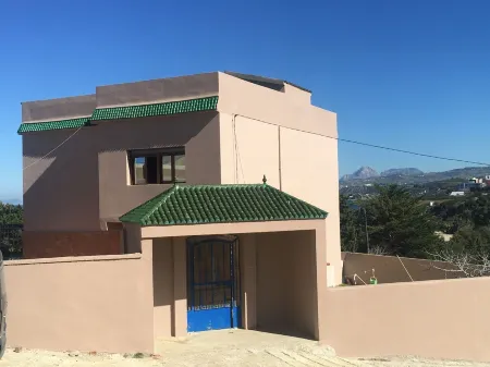 Directly on the sea, beautiful nature, unique view of Gibraltar Отели в г. Провенс де Фа-Анжра