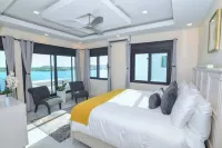 Luxury Villa in Cabrita Point- Sky View Villa with Pickleball & Basketball Court Hotels in Nazareth