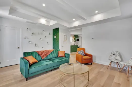 Downtown Stratford’s Luxury 2 BDR Suite with Kitchen *BRAND NEW*