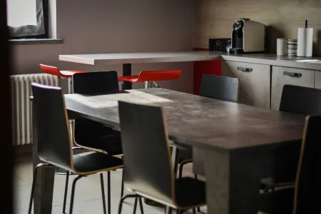 BEINALOT COUNTRY HOUSE - Large, quiet house in the country Отели в г. Бене-Ваджиенна