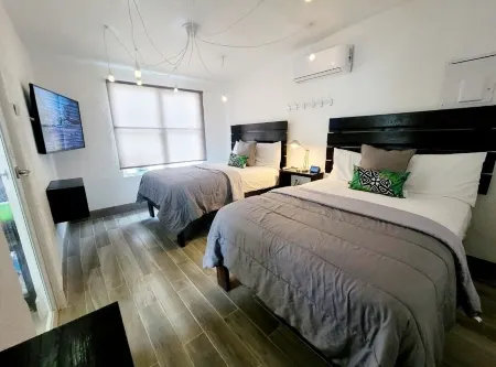 VILLA 181 "COZY FRONTBEACH HOUSE " 2 up to 6 Guest & PET FRIENDLY !!!