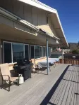 Beautiful 5 Bedroom, 3 bath waterfront home on Clearlake w/private hot tub