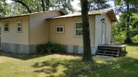 Little lake house/ Fish cabin get away