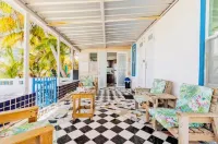 Beachfront relaxing house, listening Sound the sea