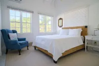 The Captain's House 3 Bed Villa with pool, gardens, peak & ocean views