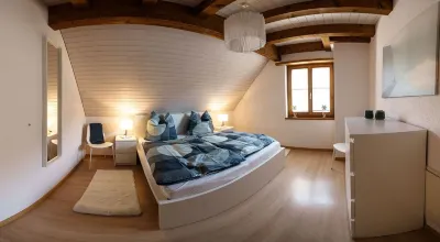 Beautiful penthouse duplex apartment with balcony surrounded by greenery Hotels in 