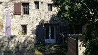Haven of peace in the Luberon Regional Park 마씨프 듀 류베홍 주변 호텔