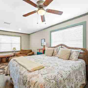 Lagoon Waterfront West Beach Property ..Best Location & Sunset Views!  Sleeps 9! Rooms