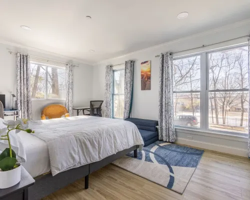 Modern 4BD/3BA w/Parking & deck & 29 min>NYC Hotels in Greenburgh