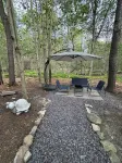 Spacious 3 floor / 5 bedrooms House, near Big Bass Lake. Pet-friendly