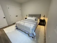 NEW Modern 1- Bed Condo in Downtown Traverse City