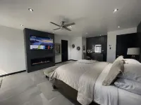 VILLA BLANCA Luxury property,180° Ocean Views.