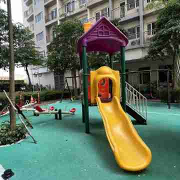 Luxurious Condo overlooking the pool Others