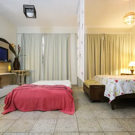 Condominium on the sand in Guarujá SP. Comfort and beautiful photos guaranteed!
