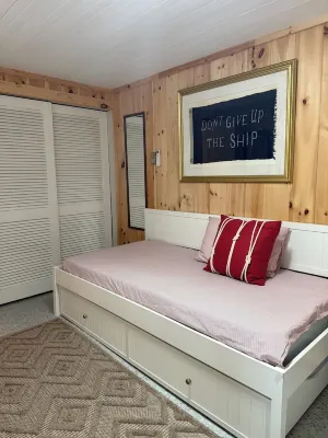 Steps to Private Beach, Golf Course, AC, Tandem Kayak for Guests