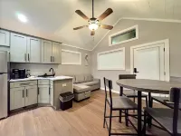 Brand New Tiny Home in Downtown Hiawassee on the Lake!