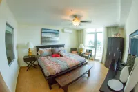 Pacific Ocean & Mountain Views  2 Bed/2BathCountry Club Hotel a 