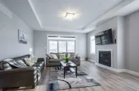 Vel’s Villa Vacation Home Hotels in Quinte West