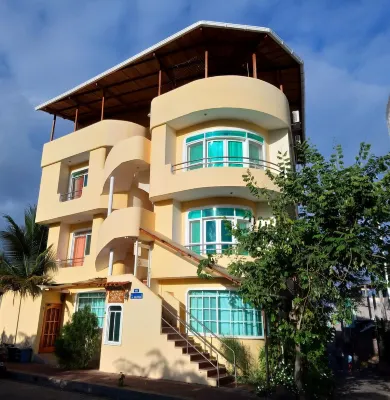 TWO-BEDROOM APARTMENT ON THE FIRST FLOOR WITH GALAPAGOS NATIONAL PARK VIEW Hotels in 