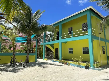 On the Hook! Sunset Cabana by the Caribbean Sea Отели рядом с достопримечательностью «Сплит»