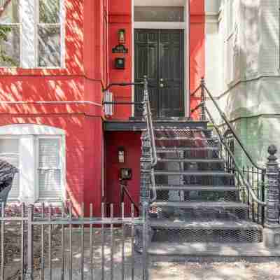 Modern Flat 15 minutes from White House Hotel Exterior