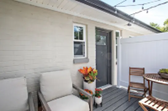 New Hagerstown Apartment - Self Check-in. Sleeps 4+