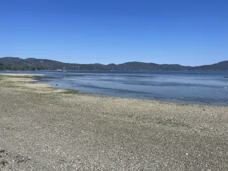 2 bedroom Oceanfront  - Billing spit