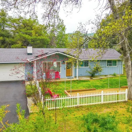Walk to Dtwn! Dog-Friendly Oakhurst Gem with Yard