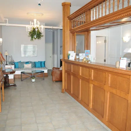 Smugglers Cove Inn