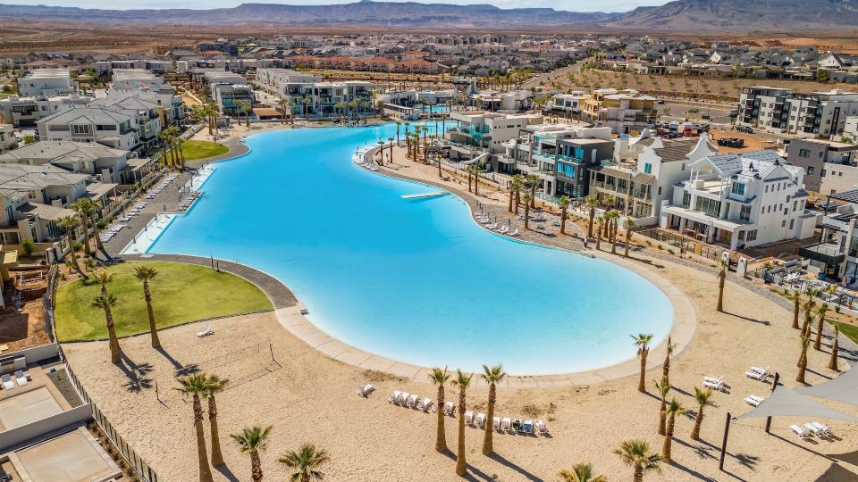 The Rad Retreat At Desert Color 4 Bedroom Townhouse