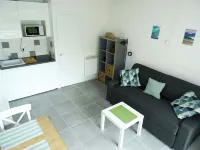 200m from Hossegor beaches, studio overlooking garden