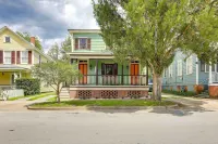 Victorian Vacation Rental Apt in Downtown New Bern - balcony