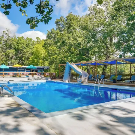 Lakefront Oasis Boat Slip, Kayaks and Outdoor Pool