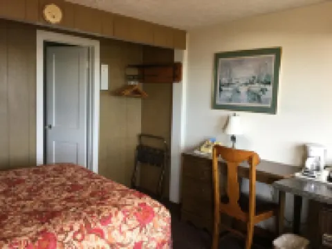 Carla's Inn Hotels in Baraga County