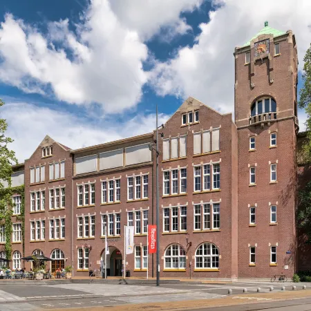 Stayokay Hostel Amsterdam Oost Отели рядом с достопримечательностью «Мост Питон»