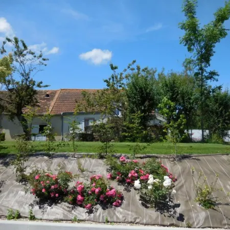 FastHotel Montmarault - Auberge du Grand Champ