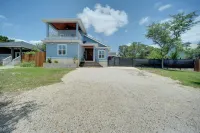 Heated Cocktail Pool, Sauna & Spa! Canyon Lake Gem - balcony