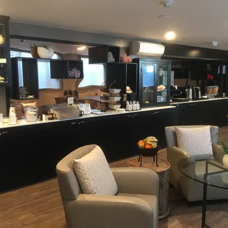 Aurora Hotel Отели рядом с достопримечательностью «Райли Ботаникал Гарден»