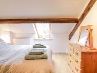 Hen Ysgubor Cottage Hotels in Llanycil