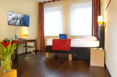 Hotel NeuHaus Hotels near Rodenberg Center