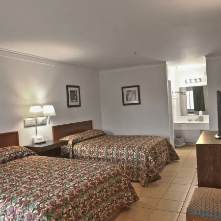 Western Inn La
