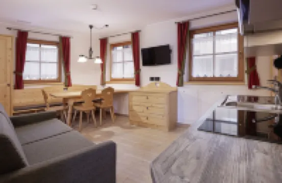 Chalet Tyrolian Apartments - by Familiaris - Pools 500 Meters