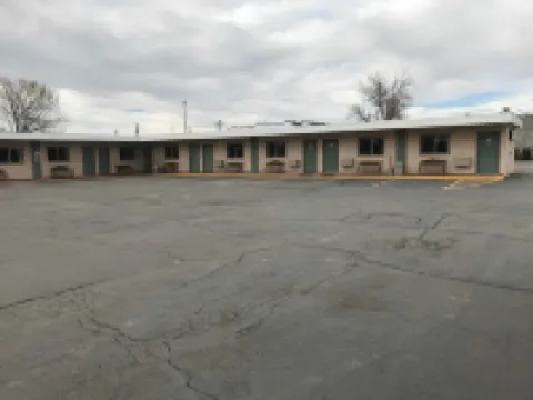 Paintbrush Motel Hotels in Riverton