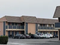 Oasis Inn & Suites ファロンのホテル