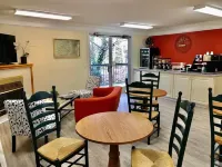 Four Seasons Inn Hotels in Haywood County