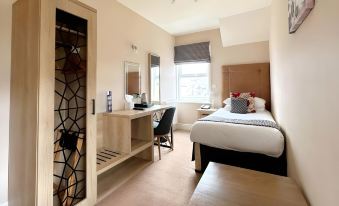Caerwylan Hotel